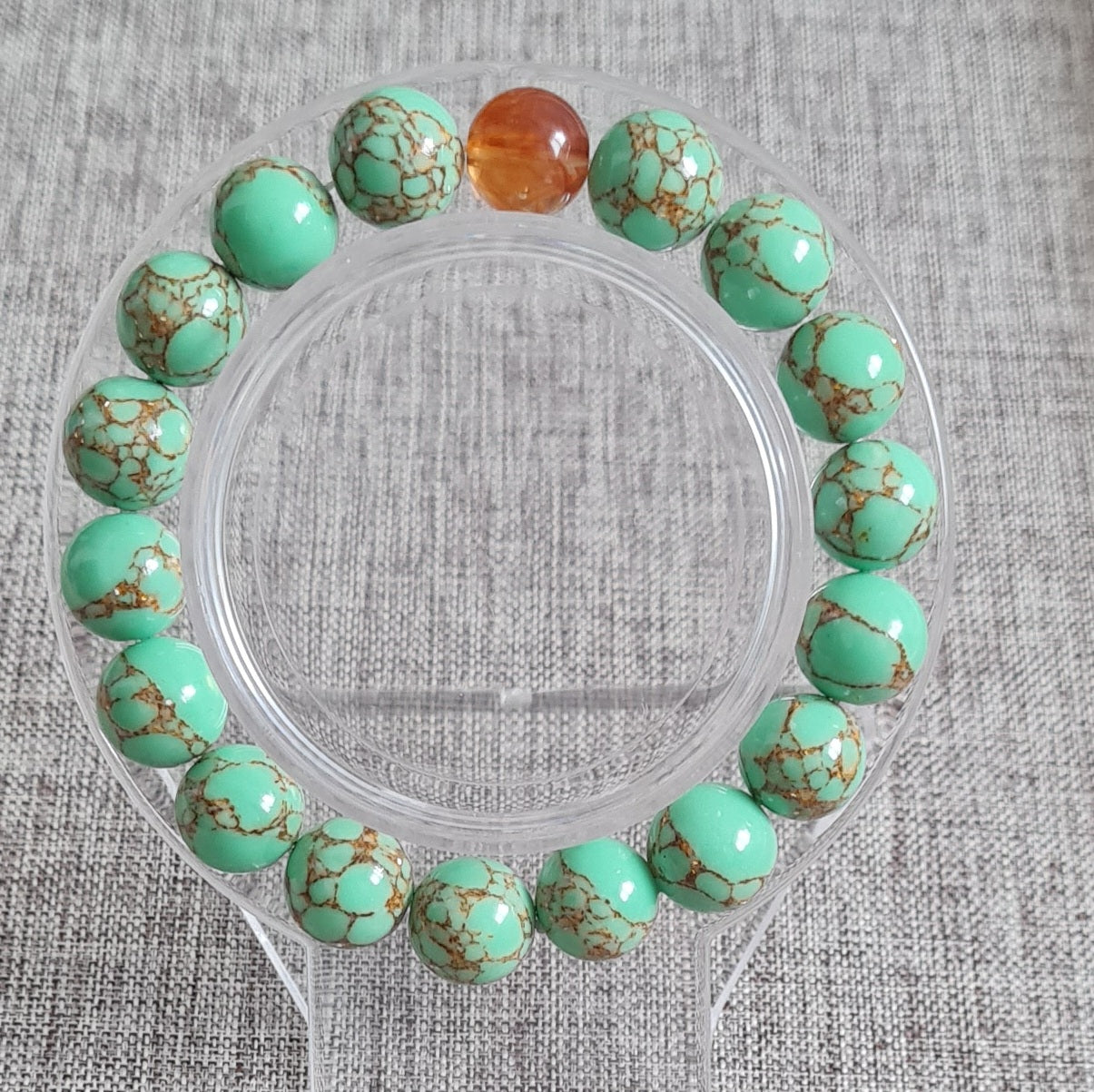 Bracelet en turquoise et perle d'ambre.