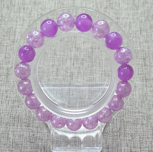 Bracelet en perles violettes :Bijou énergétique les perles violettes vous connectent à votre intuition.