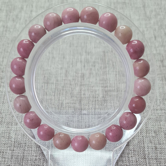 Bracelet en rhodonite :Style énergétique et bien-être