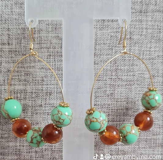 Boucles d'oreilles turquoise.